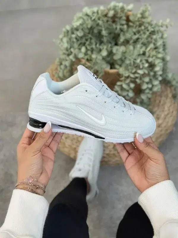 Nike Shox R4